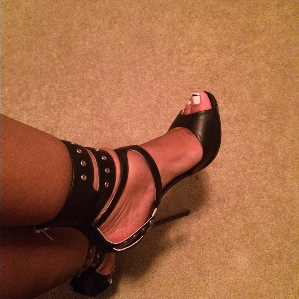 Jimmy Choo Black Strappy High Heel Sandals - Picture 4 of 4